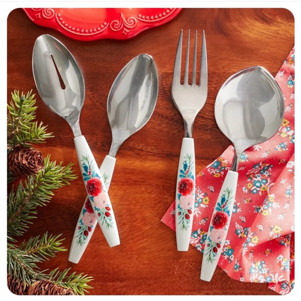 Pioneer Woman  Hostess Set Wishful Winter 4 Pieces